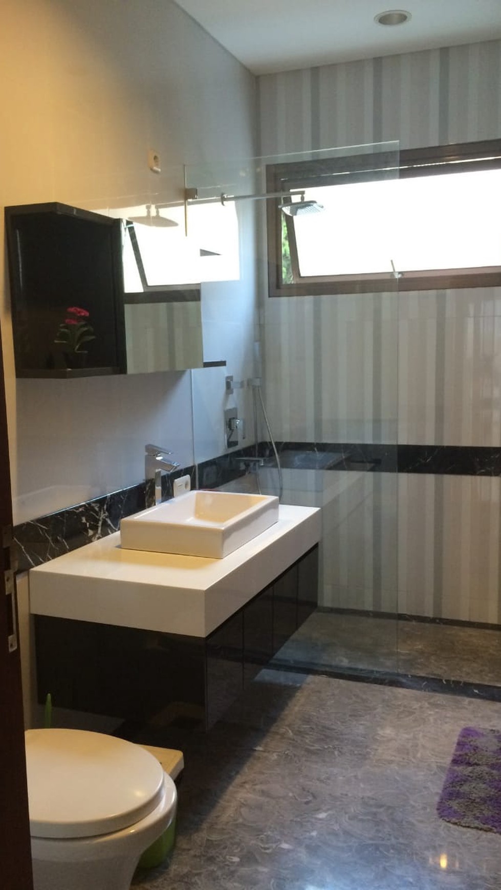 Jual Rumah Lebak Bulus ada Swimming Pool