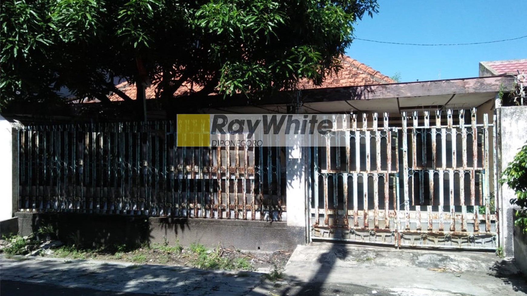 Rumah hitung tanah jalan cipunegara