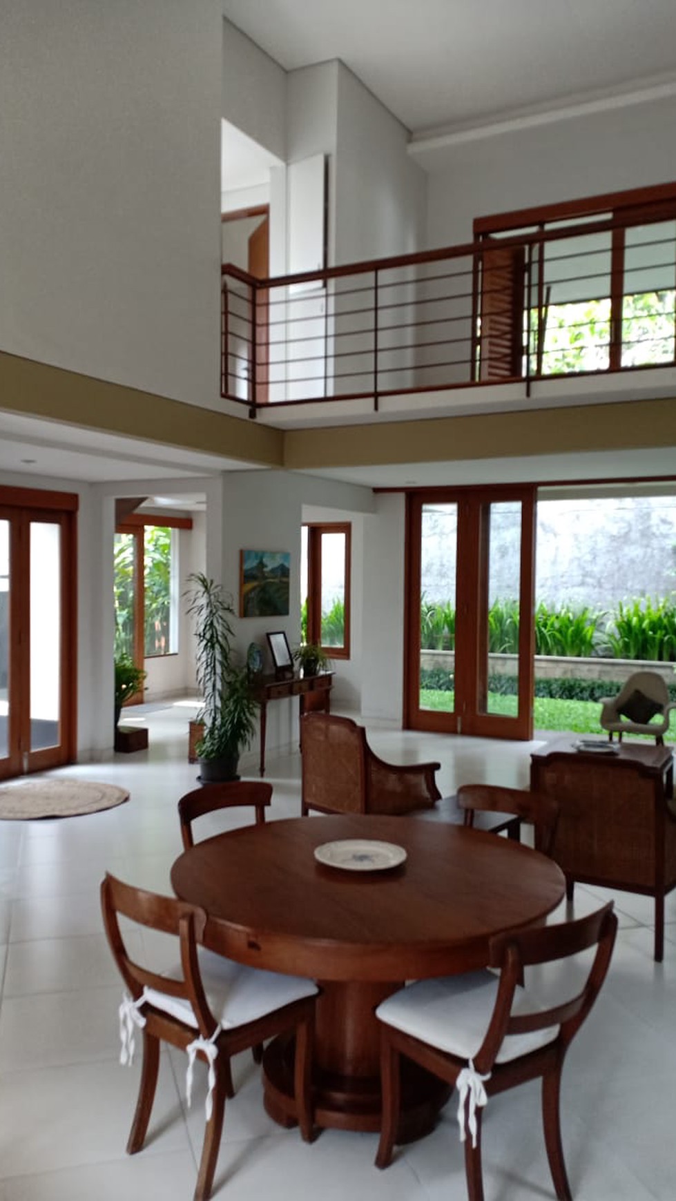 Rumah Modern di Mega Cinere