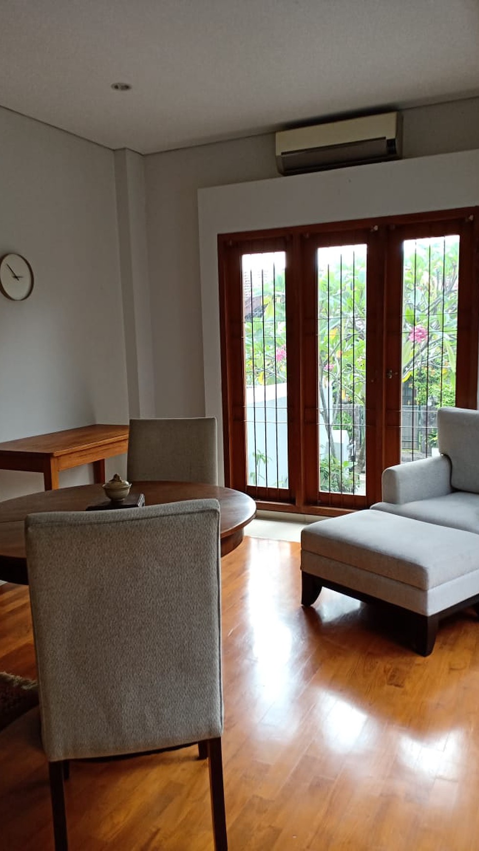 Rumah Modern di Mega Cinere