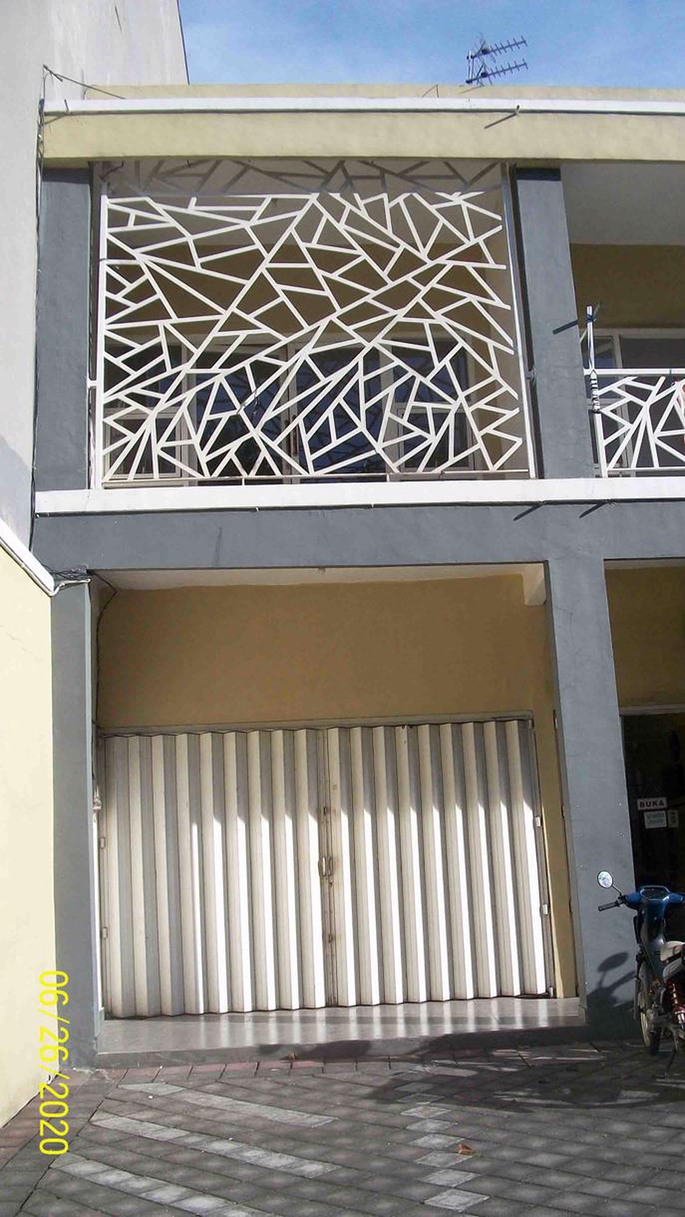 Sewa Ruko 2 Lantai, Strategis, Nol Jalan Raya, Ramai, Siap Pakai - LIA -