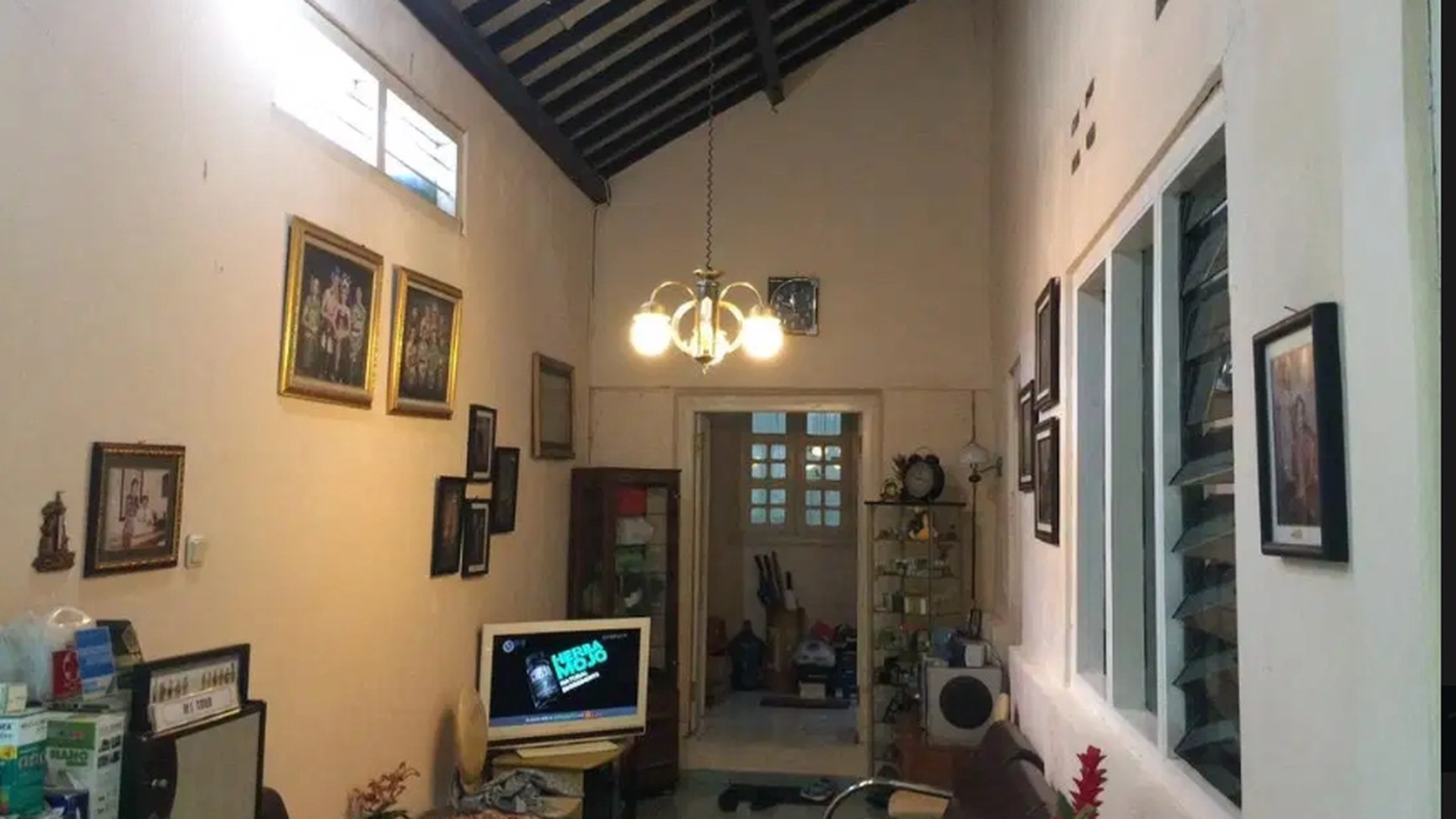RUMAH CANTIK 4 KAMAR TIDUR, DI DAERAH MANTRIJERON, YOGYAKARTA