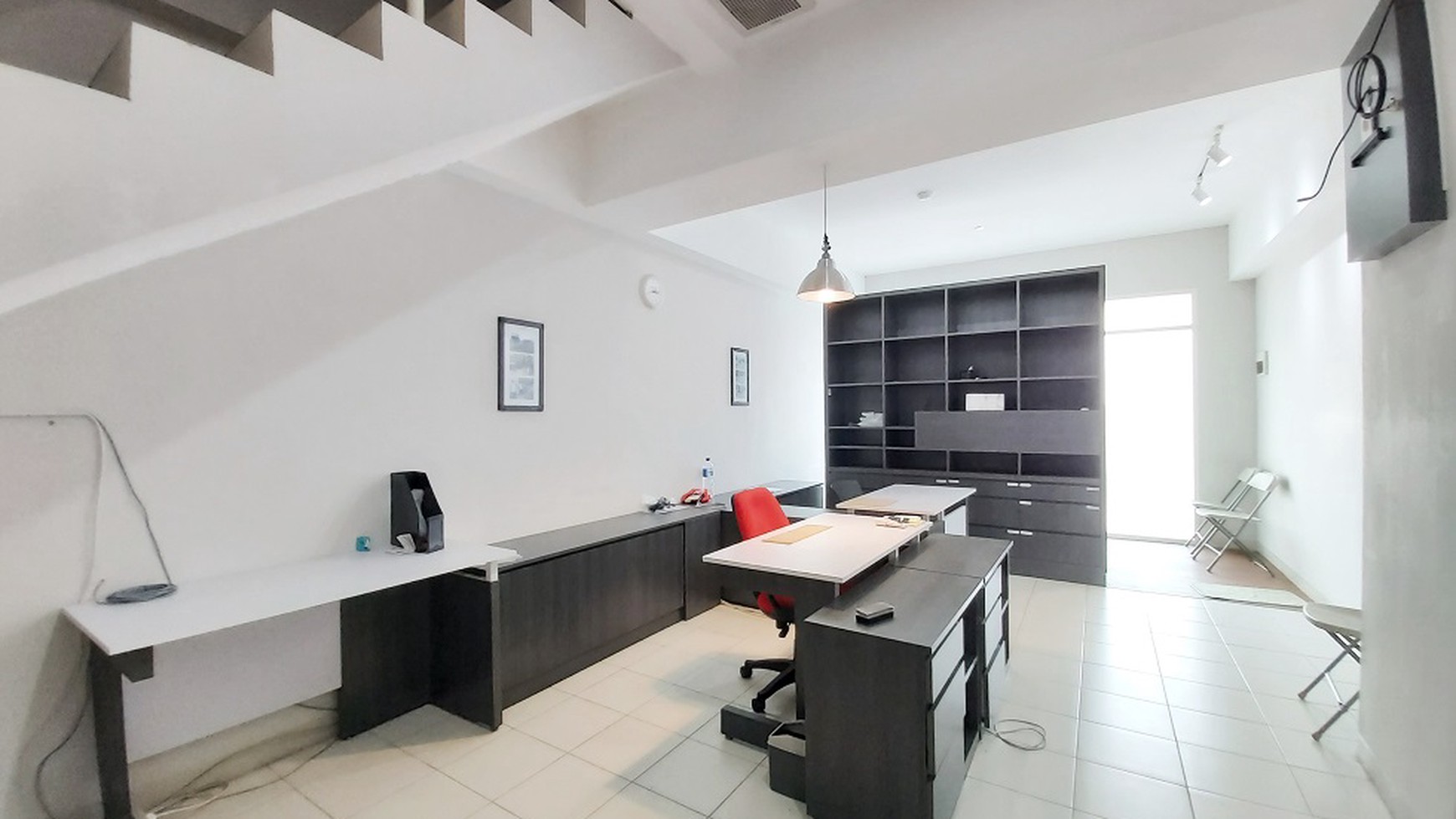 Ruko di Cinere One Commercial Park, Siap Huni, Semi Furnished