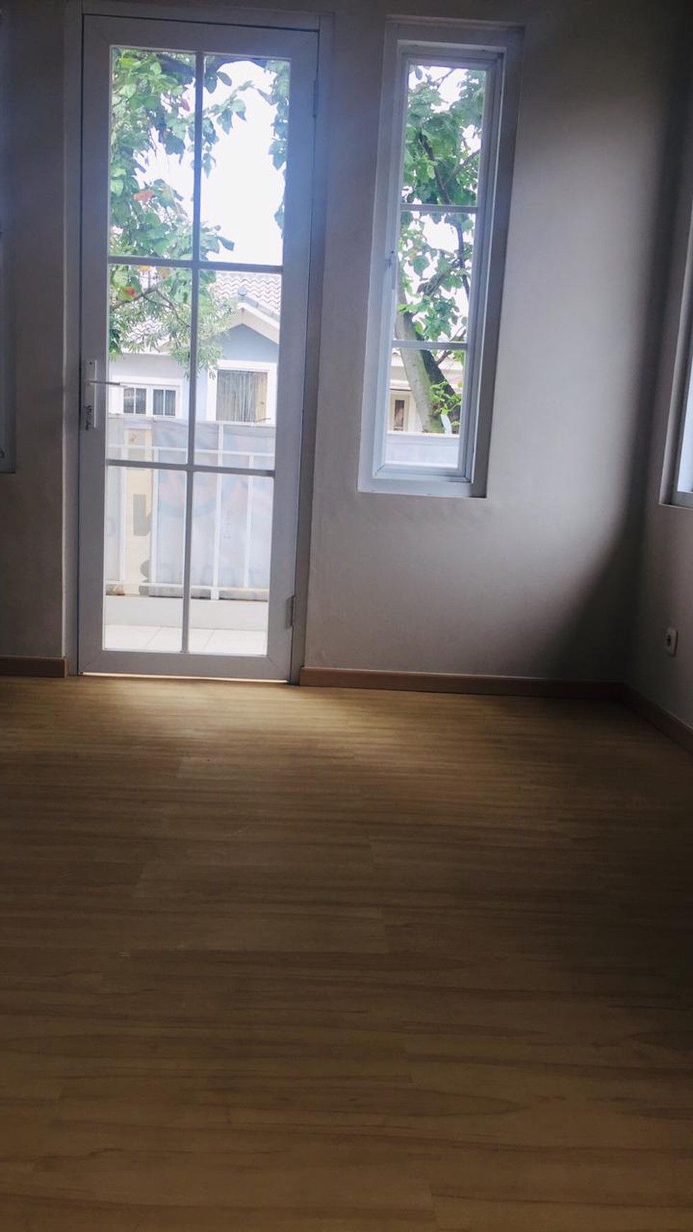 Disewakan Rumah di Taman Imam Bonjol - Lippo Karawaci Tangerang