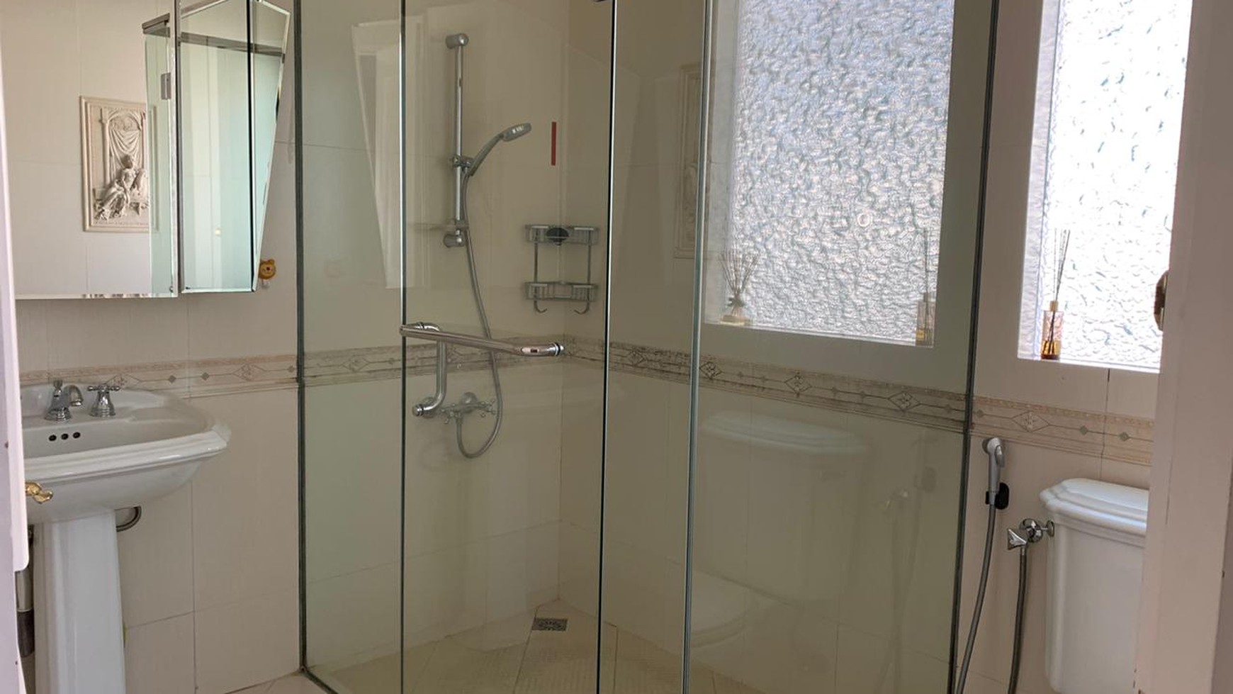 Disewakan rumah di telaga biru cluster Mediteranian - Lippo Karawaci Tangerang