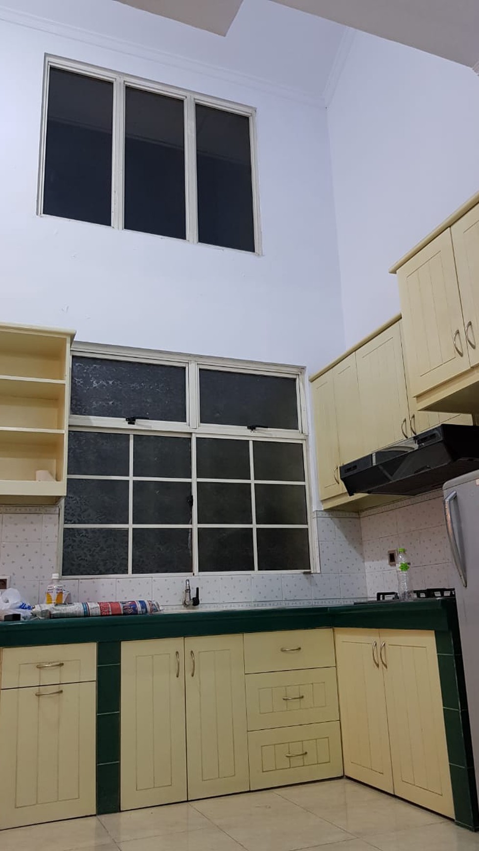 Disewa Townhouse Taman Paris 2 - Lippo Karawaci Tangerang