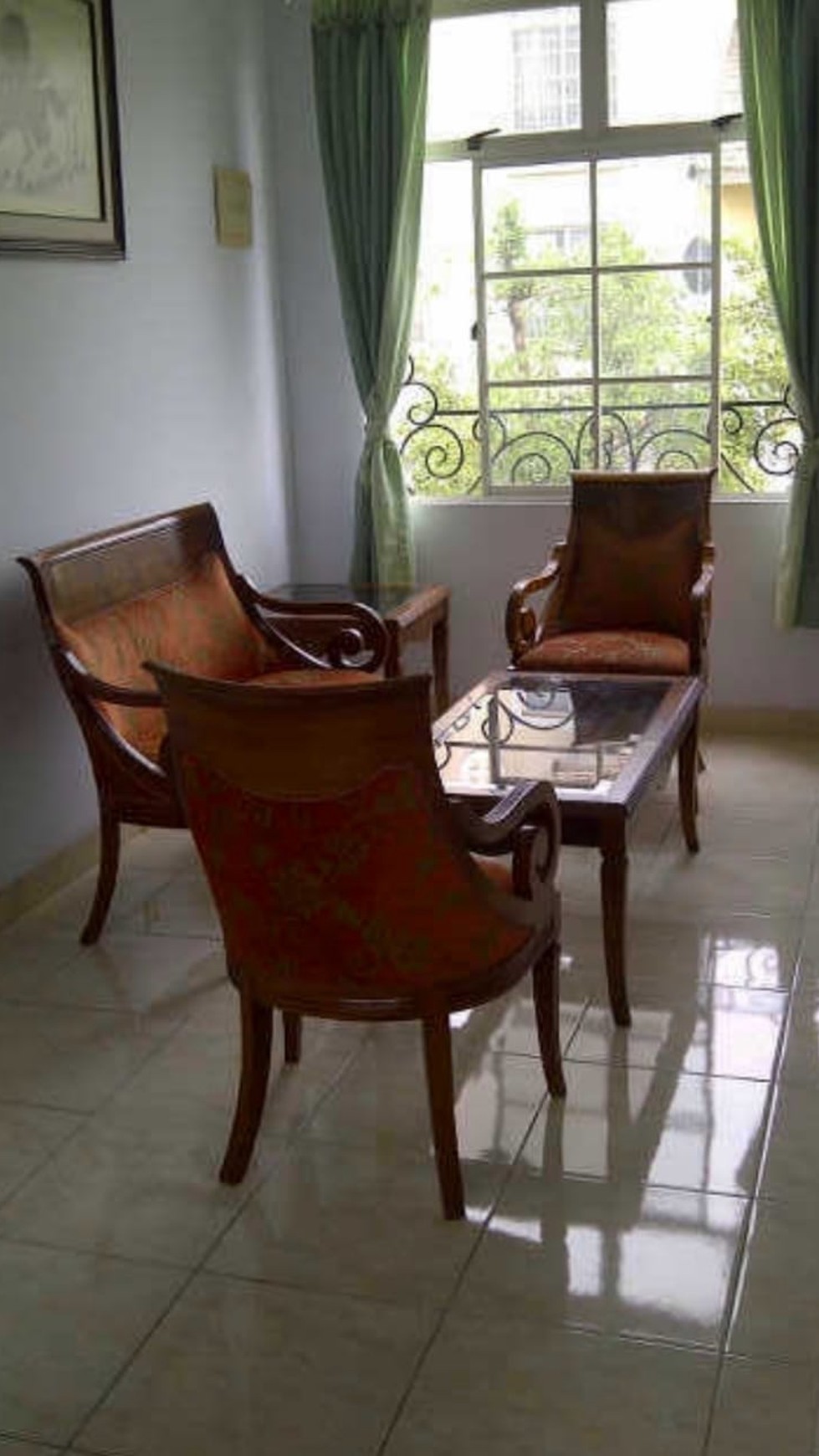 Disewa Townhouse Taman Paris 2 - Lippo Karawaci Tangerang