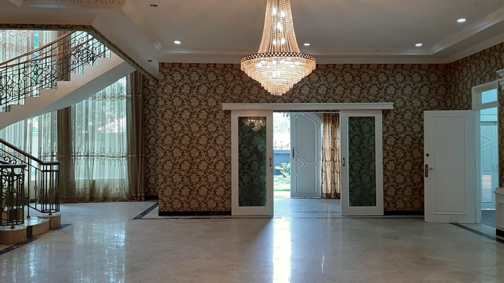 Rumah MEWAH Dengan Interior Elegan, dan Strategis @Bintaro