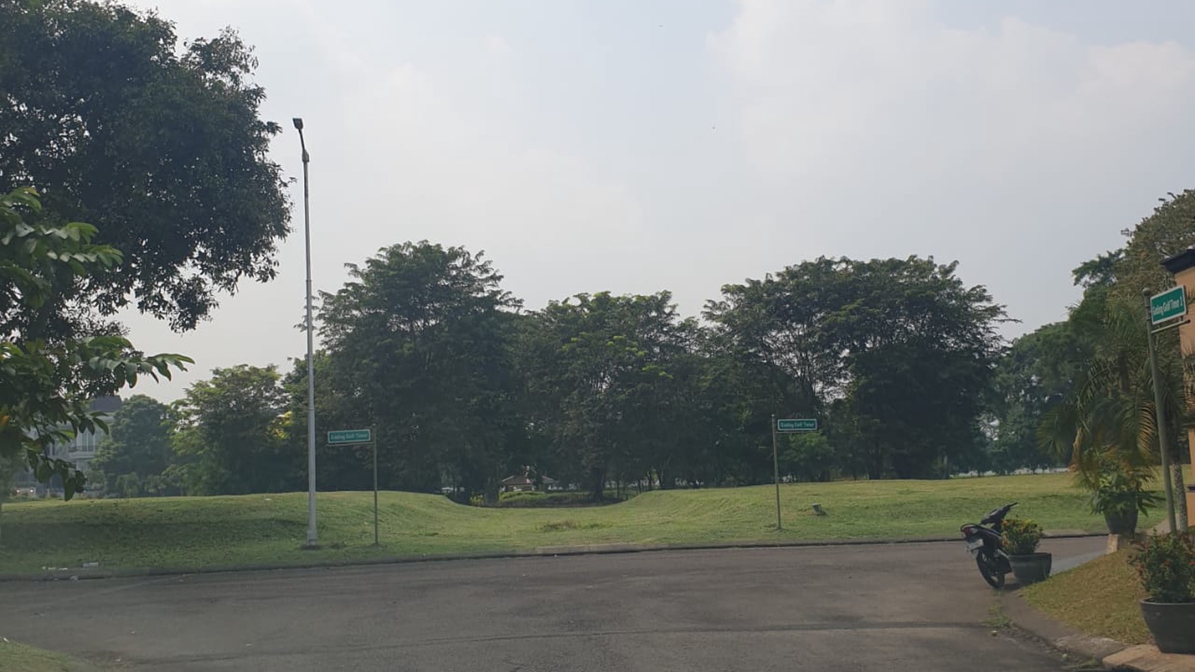 Dijual Kavling seluas 600 m di Paramount Hill Golf dengan harga jual menarik