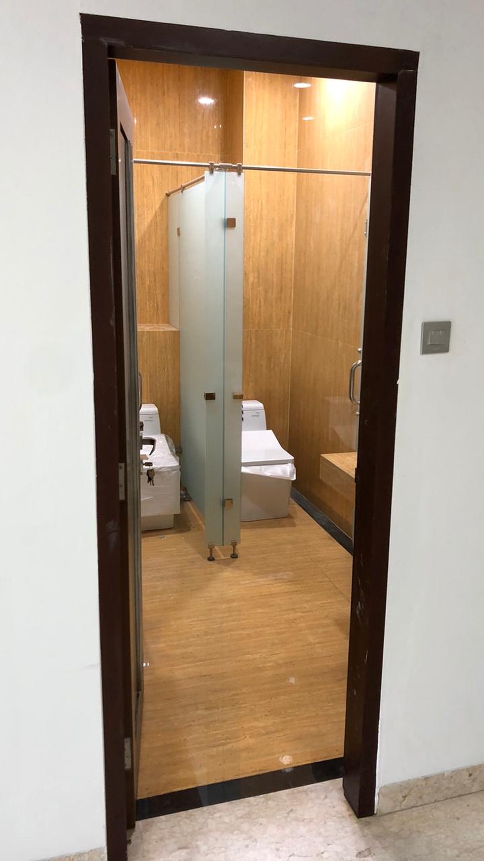 Dijual gedung baru di ampera, kemang jaksel