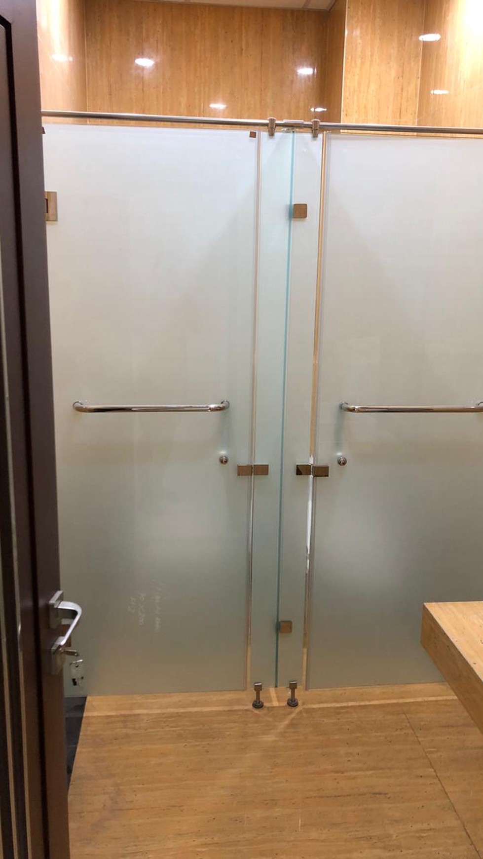Dijual gedung baru di ampera, kemang jaksel
