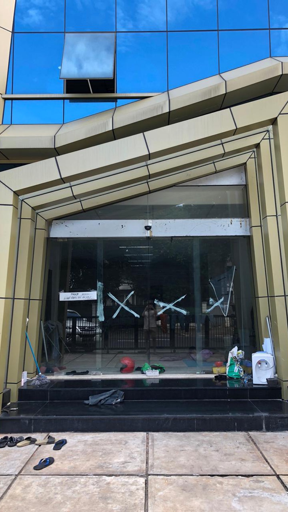 Dijual gedung baru di ampera, kemang jaksel