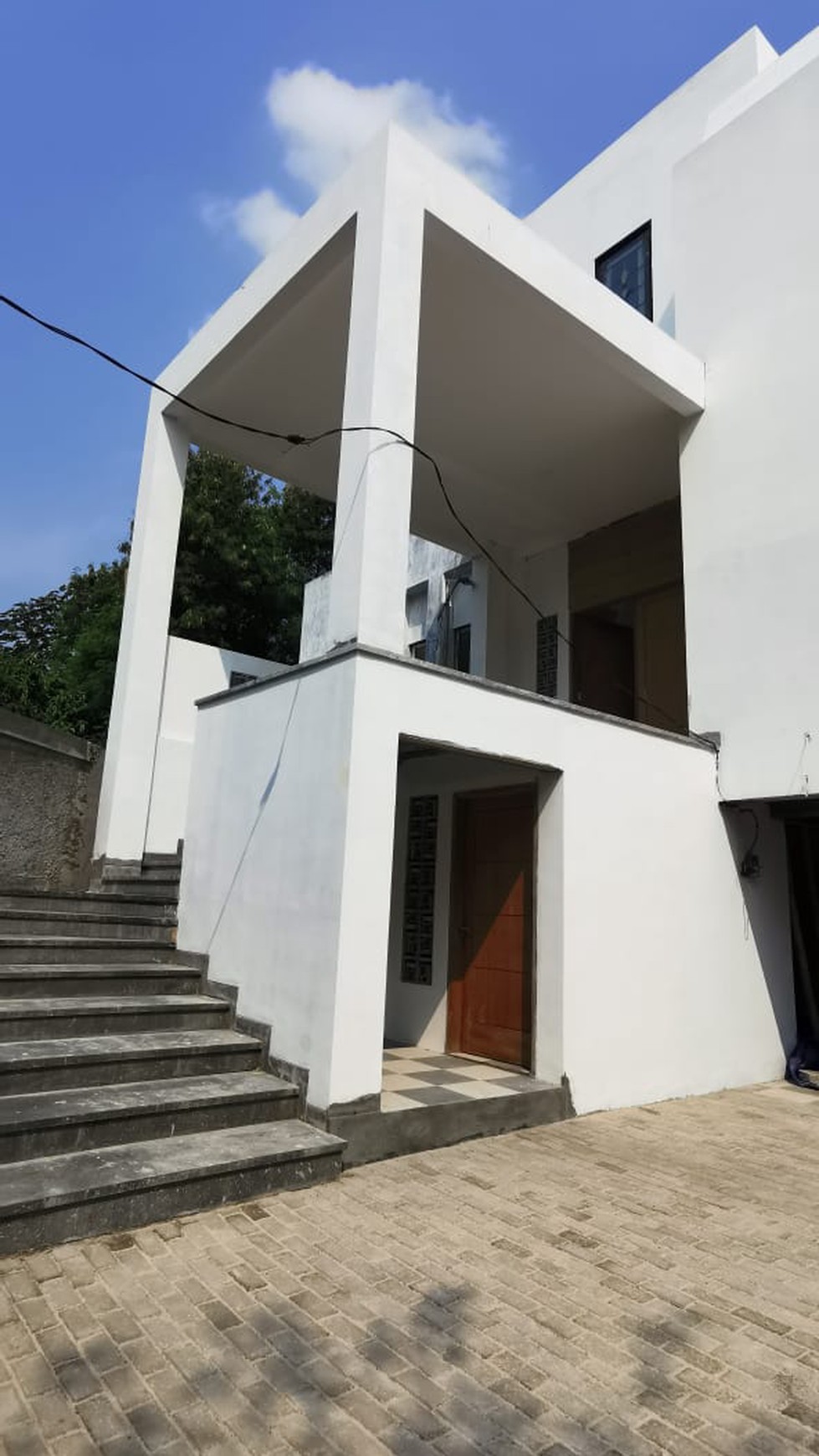 Rumah Dengan Lay Out dan Exterior Elegan, dan Strategis @Perum Kavling DPRD DKI, Cibubur