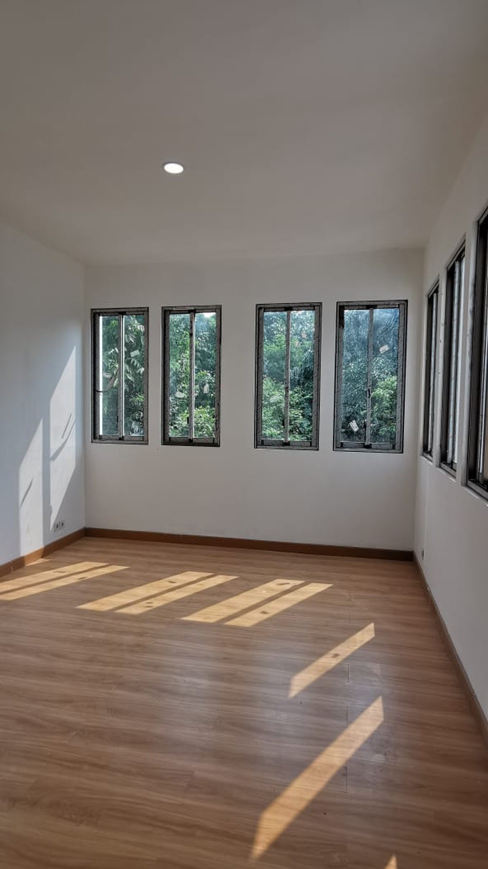 Rumah Dengan Lay Out dan Exterior Elegan, dan Strategis @Perum Kavling DPRD DKI, Cibubur