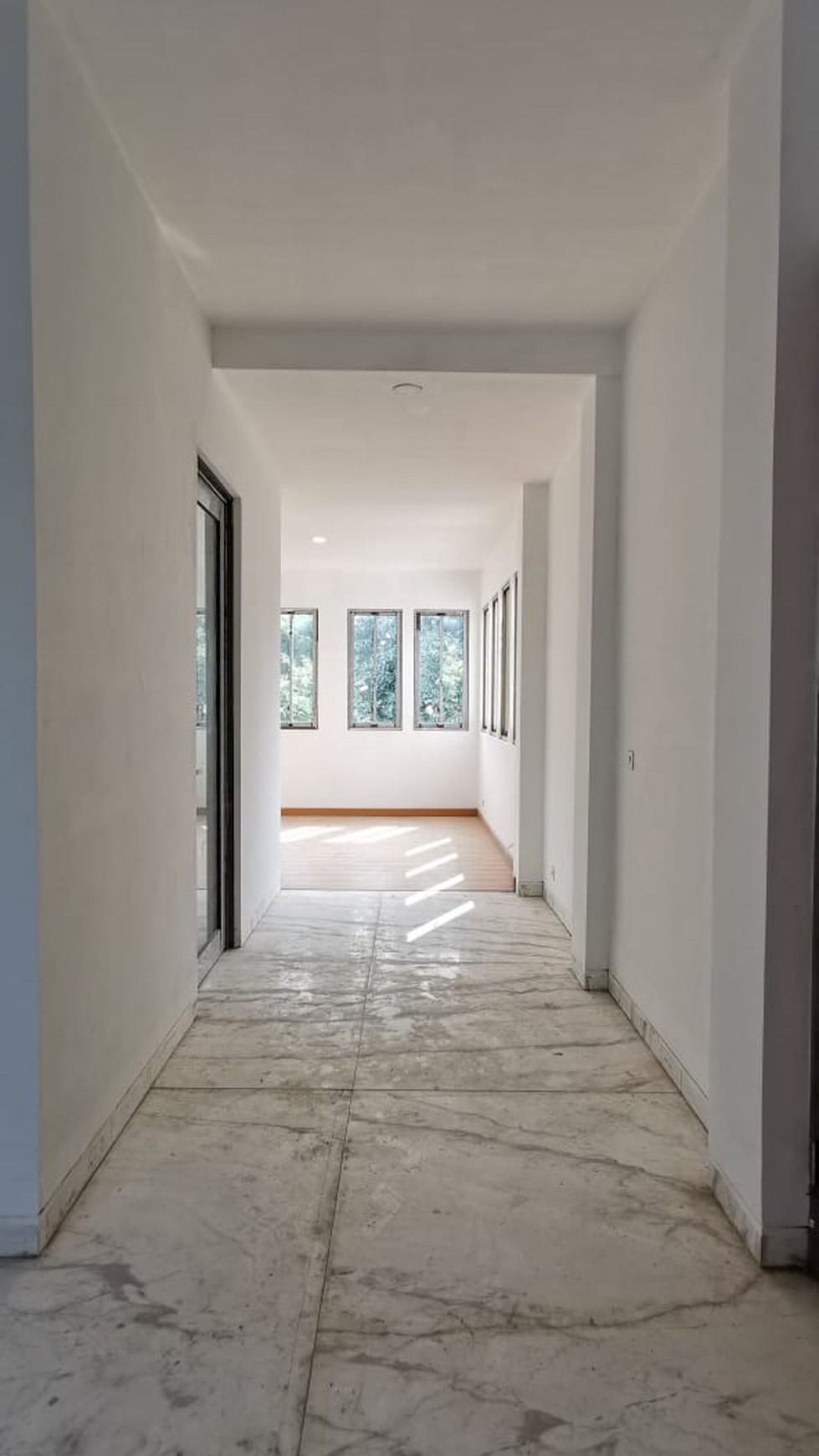 Rumah Dengan Lay Out dan Exterior Elegan, dan Strategis @Perum Kavling DPRD DKI, Cibubur