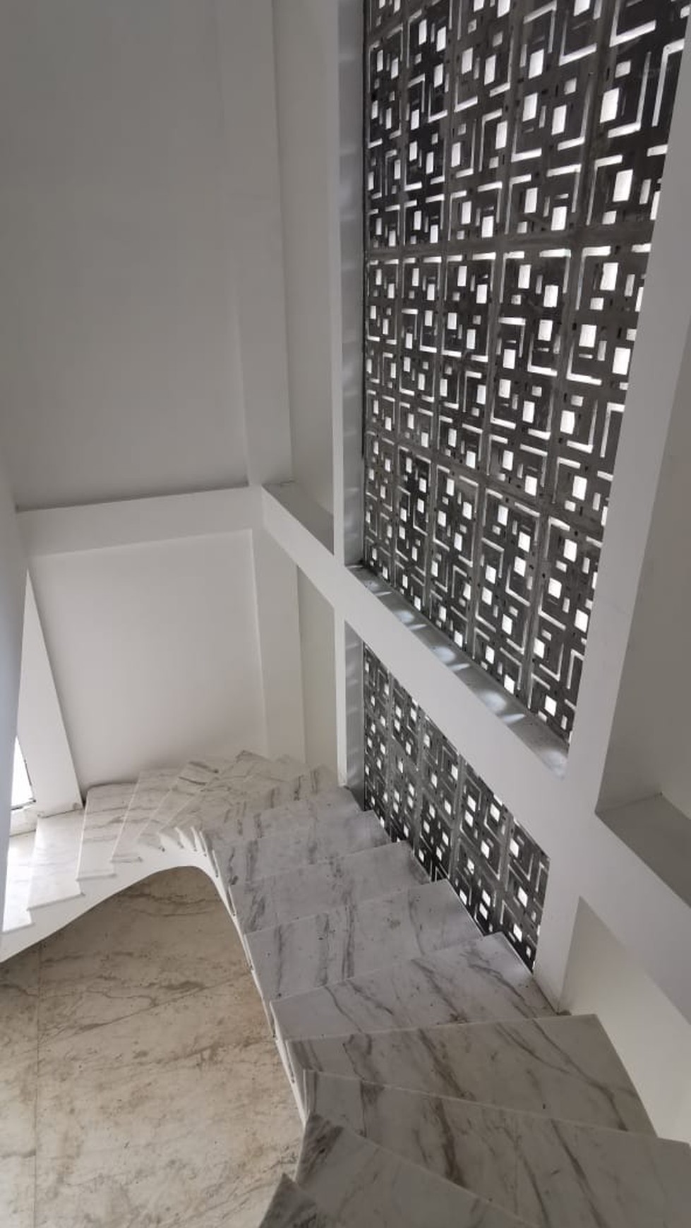 Rumah Dengan Lay Out dan Exterior Elegan, dan Strategis @Perum Kavling DPRD DKI, Cibubur