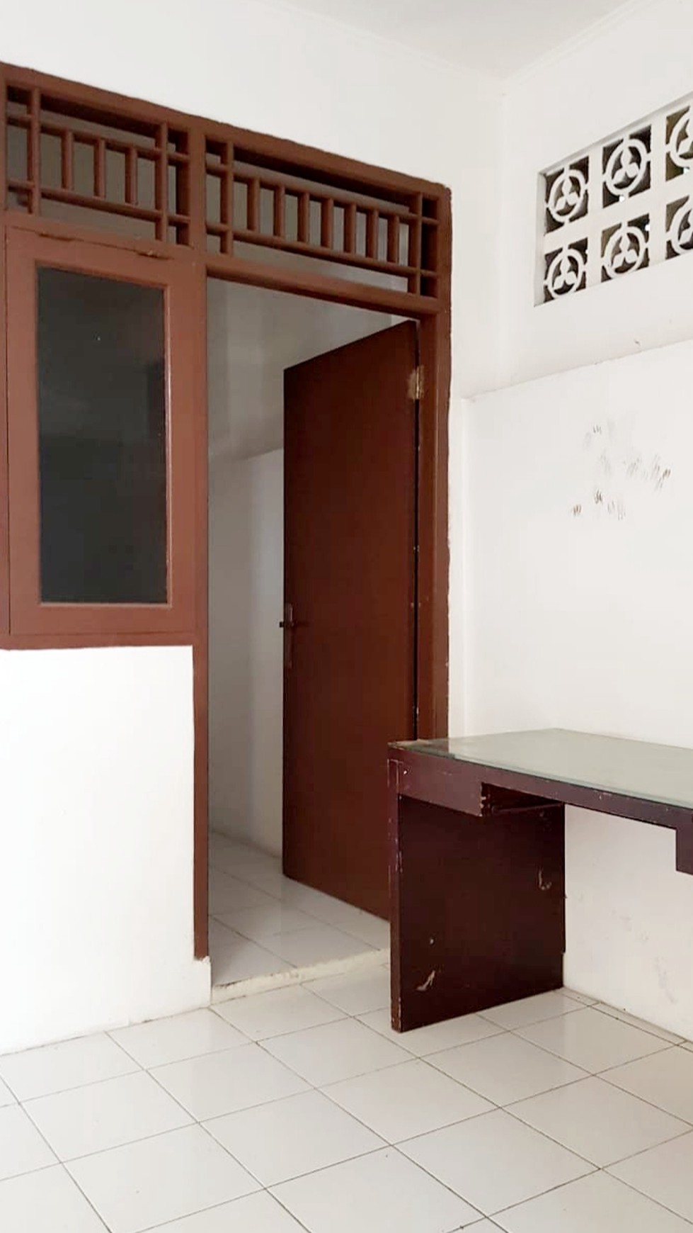 Jual Cepat!!! Rumah Lama Hitung Tanah di Jakarta Pusat Luas 187m Turun Harga 3,8M jadi 2,5M, MURAH!!!