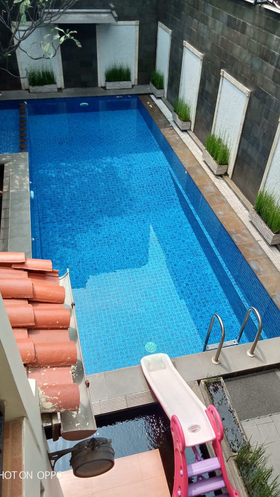 Rumah Lengkap Kolam Renang di Puri Cinere