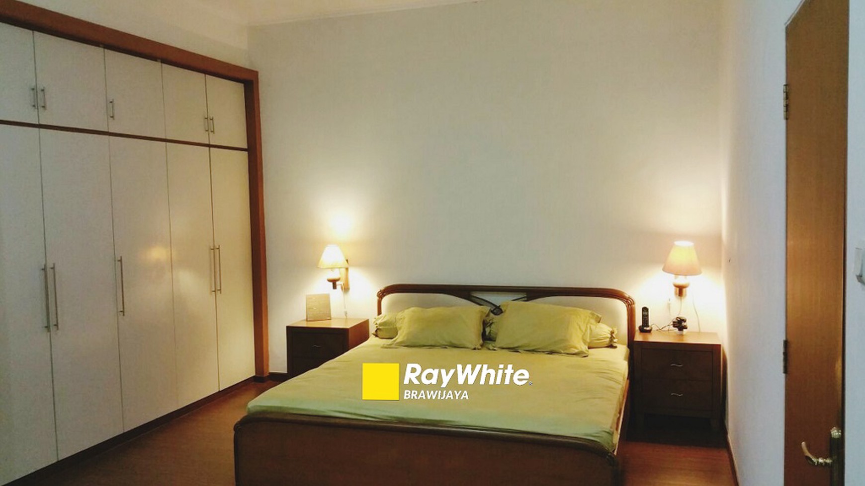 Rumah Di Cipete, Jakarta Selatan, Dalam kompleks, dekat stasiun MRT Cipete, SHM