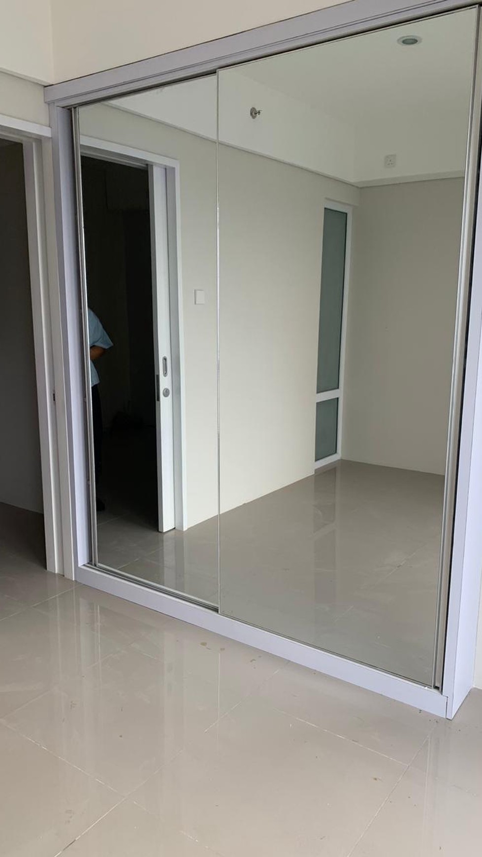 Apartemen Siap Huni dengan harga murah 1 bedroom di The Breeze, Bintaro
