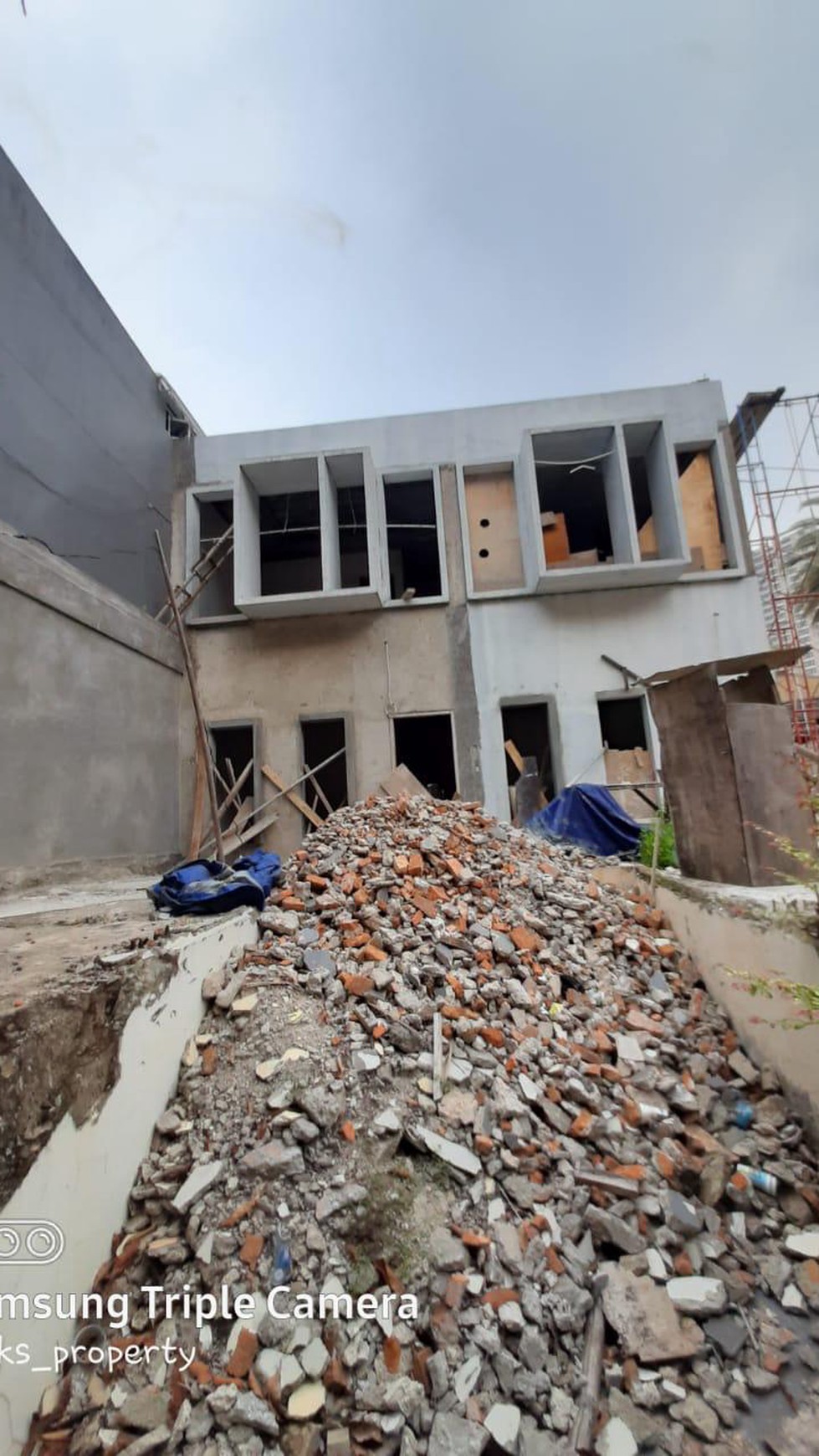 Rumah Minimalis di Komplek Elit, Lokasi Strategis @Jl Alam Elok, Pondok Indah