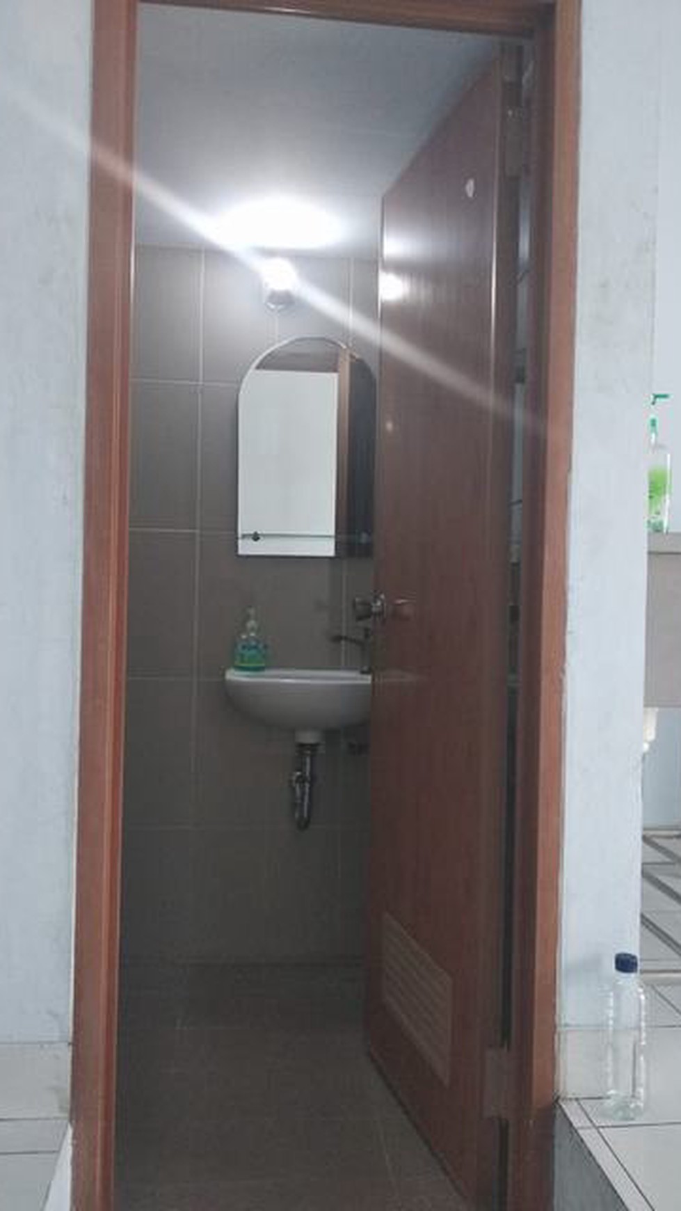 Disewa Gudang murah, strategis, siap huni, Gandeng, muat barang besar, akses countainer bisa masuk Daan Mogot Tangerang