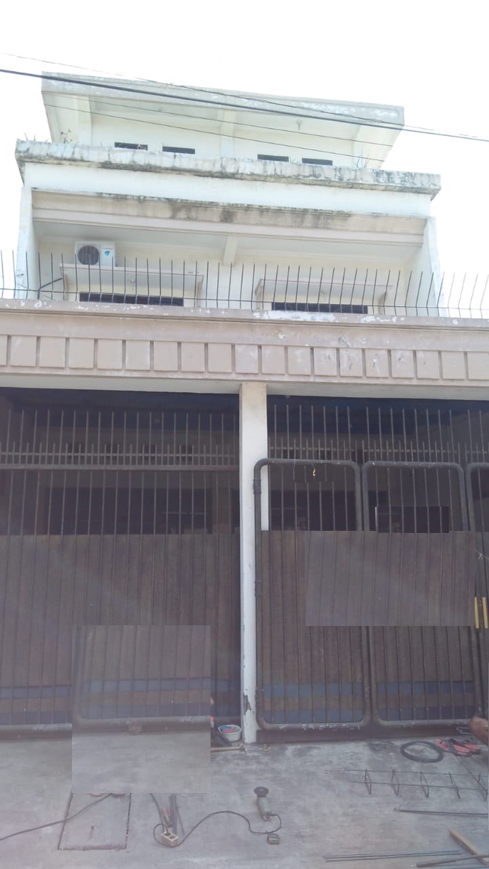 Rumah 2 lantai jalan petemon