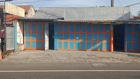 TANAH DAN BANGUNAN LOKASI STRATEGIS, DEKAT TRANSMART DI JL YOGYA-SOLO