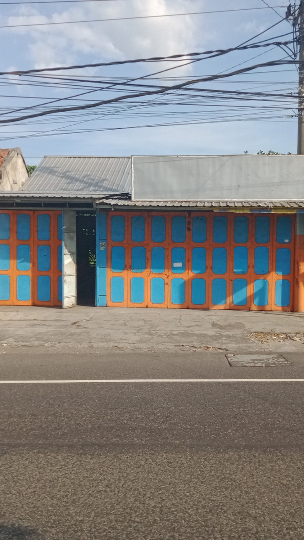 TANAH DAN BANGUNAN LOKASI STRATEGIS, DEKAT TRANSMART DI JL YOGYA-SOLO