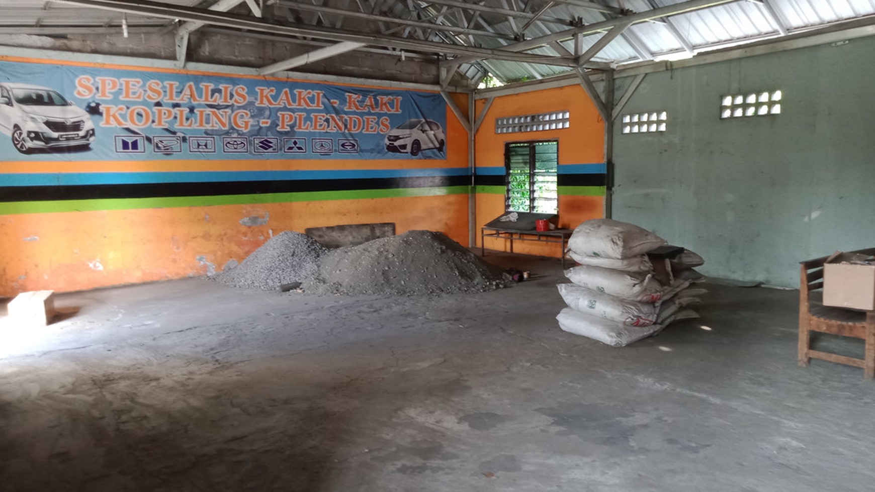 TANAH DAN BANGUNAN LOKASI STRATEGIS, DEKAT TRANSMART DI JL YOGYA-SOLO