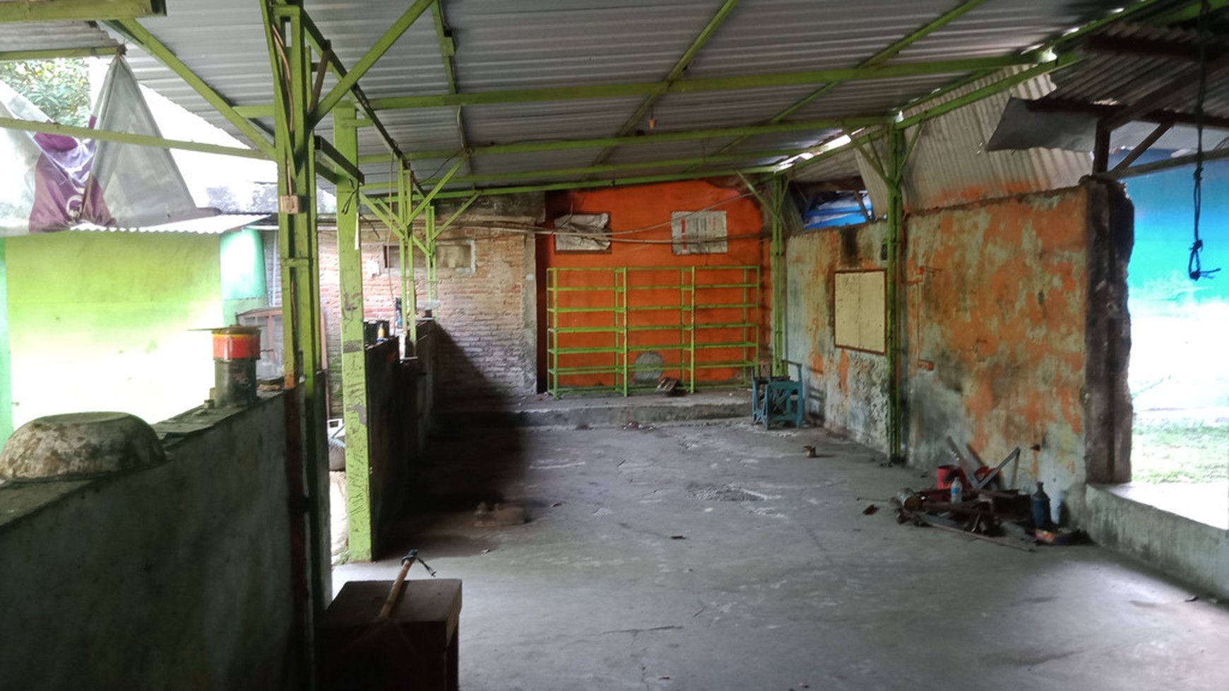 TANAH DAN BANGUNAN LOKASI STRATEGIS, DEKAT TRANSMART DI JL YOGYA-SOLO