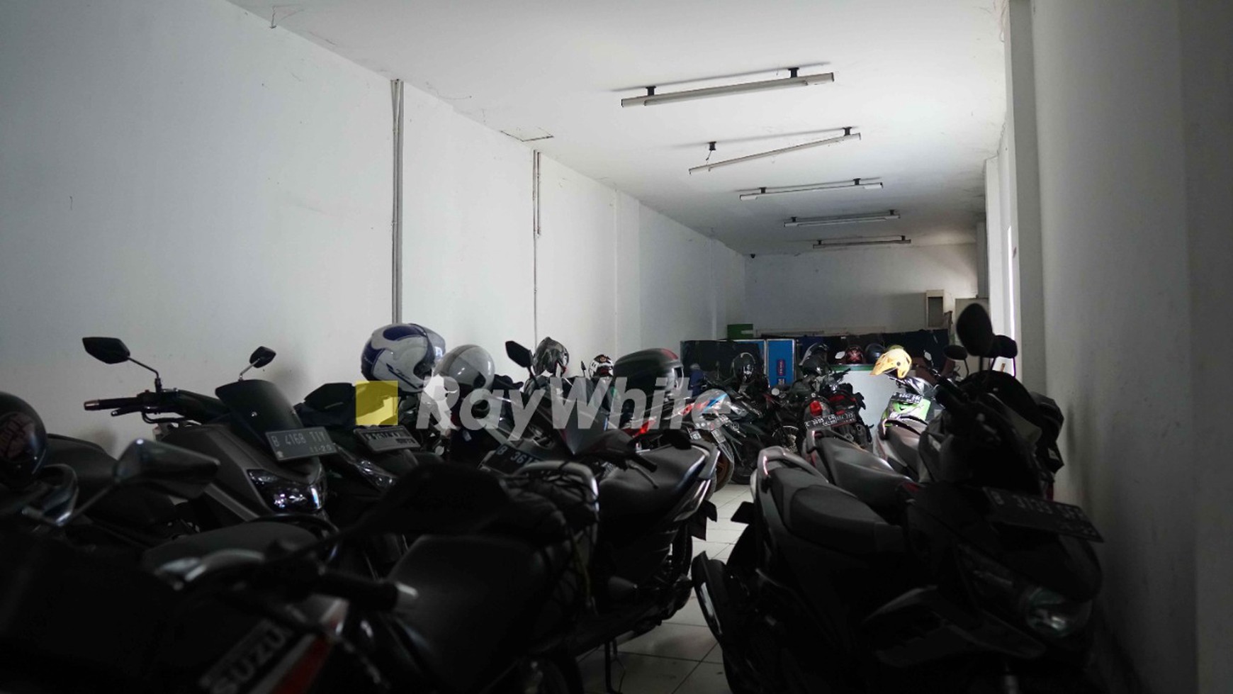 BEST DEAL Disewakan Gedung Eks Bank di Fatmawati