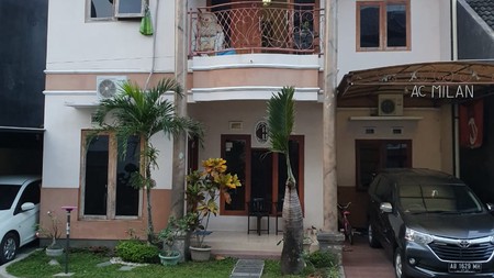 RUMAH MEWAH 2 LT DALAM PERUMAHAN, DEKAT JL PALAGAN, SLEMAN