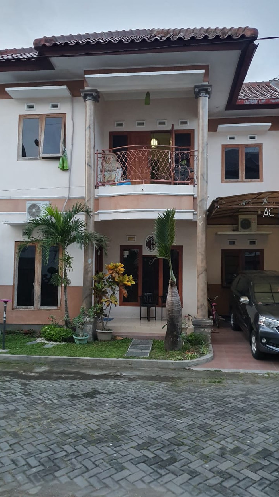 RUMAH MEWAH 2 LT DALAM PERUMAHAN, DEKAT JL PALAGAN, SLEMAN