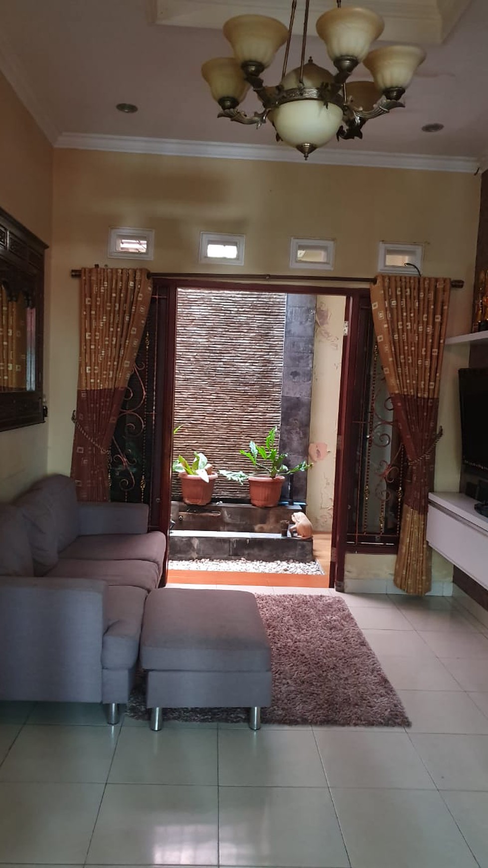 RUMAH MEWAH 2 LT DALAM PERUMAHAN, DEKAT JL PALAGAN, SLEMAN