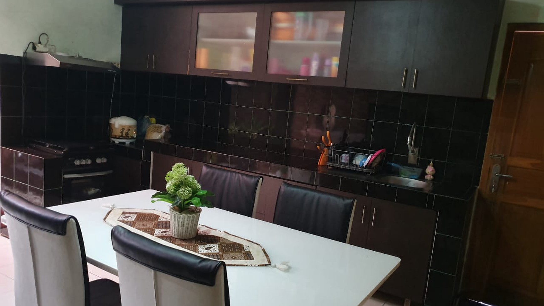 RUMAH MEWAH 2 LT DALAM PERUMAHAN, DEKAT JL PALAGAN, SLEMAN