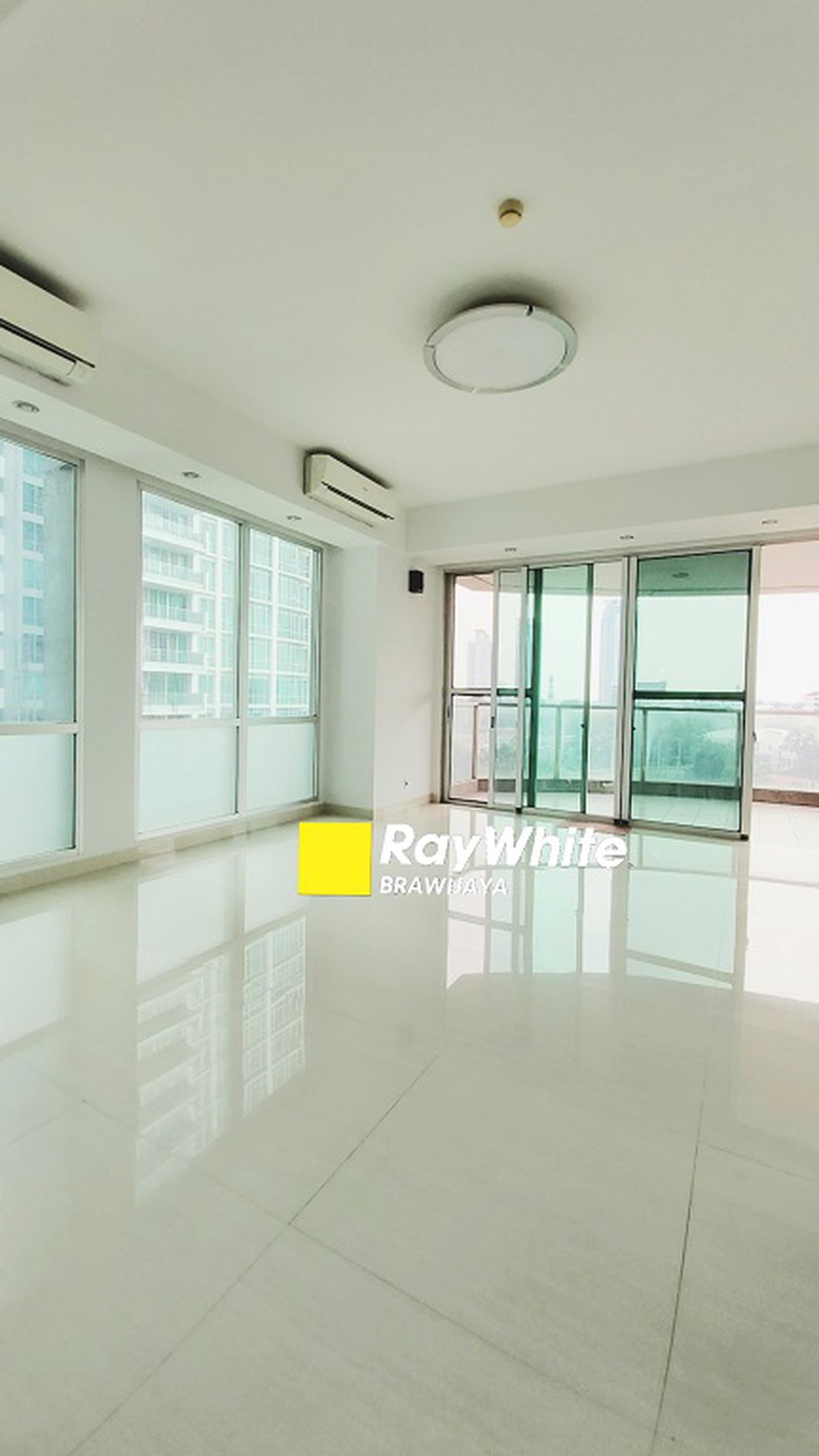 Apartemen di Kemang Village, Tower Tiffany, Siap Huni, Semi Furnished, 4 Bedrooms