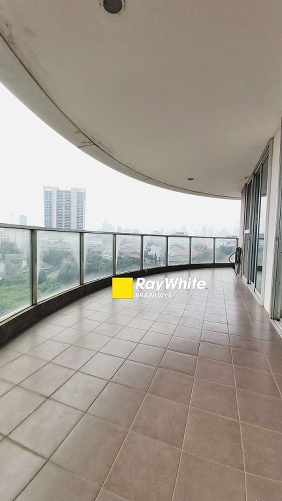 Apartemen di Kemang Village, Tower Tiffany, Siap Huni, Semi Furnished, 4 Bedrooms