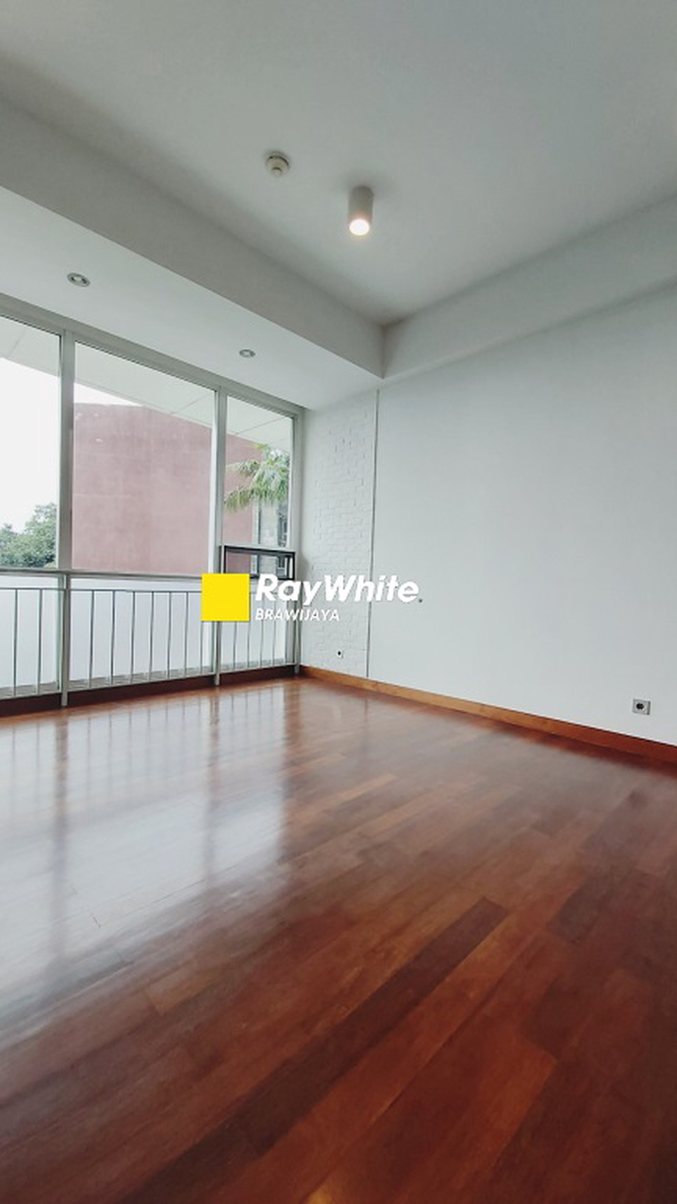 Apartemen di Kemang Village, Tower Tiffany, Siap Huni, Semi Furnished, 4 Bedrooms