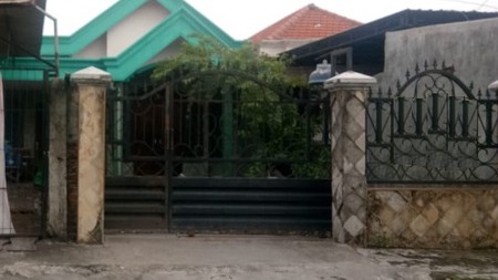 Rumah di pinggir kota jalan sambikerep