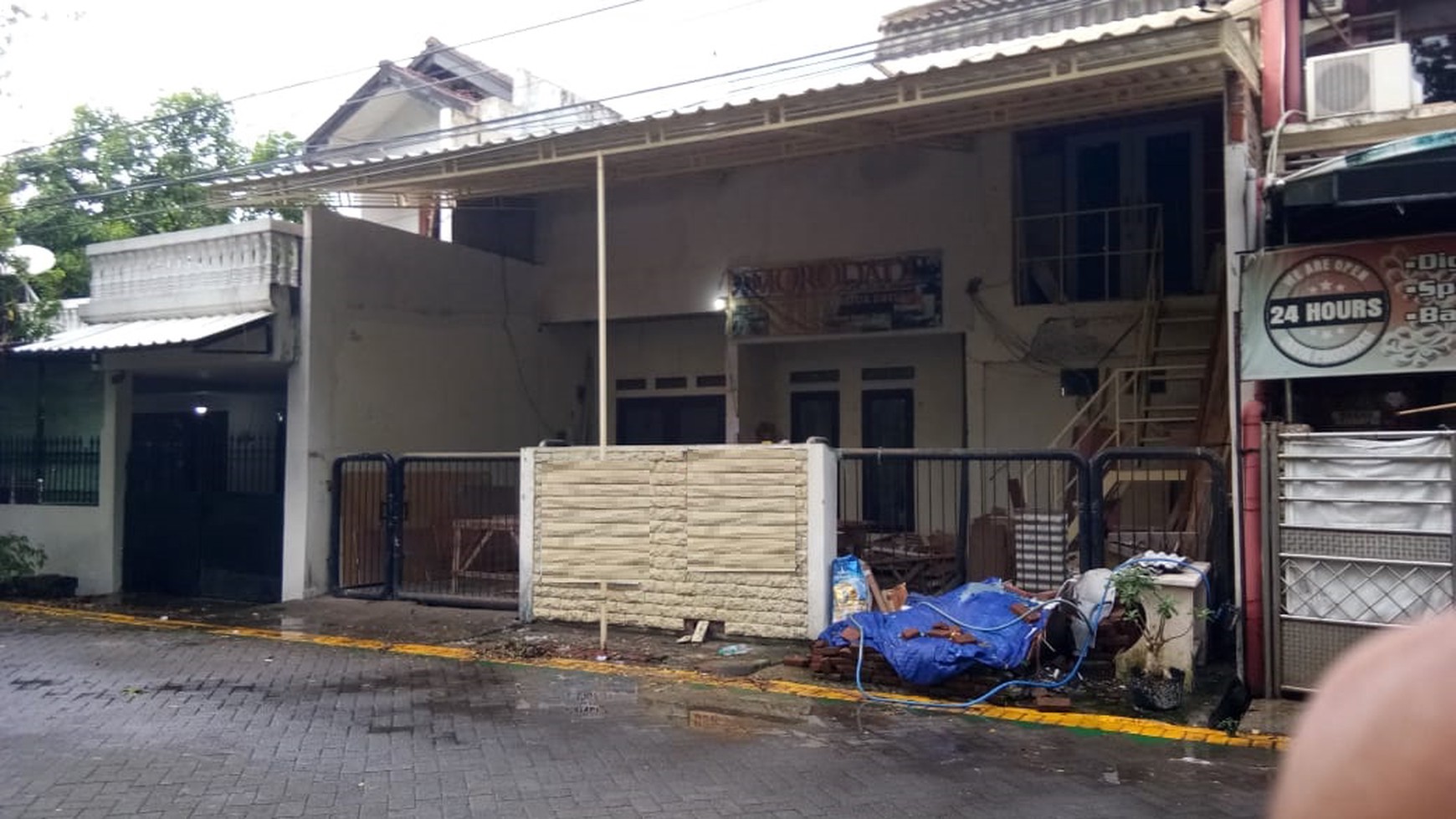 Rumah 2 lantai SHM Rungkut Permai