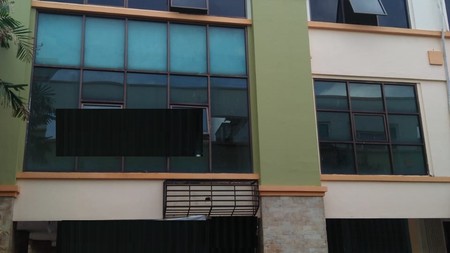 Ruko 3 lantai HGB Plaza segi delapan