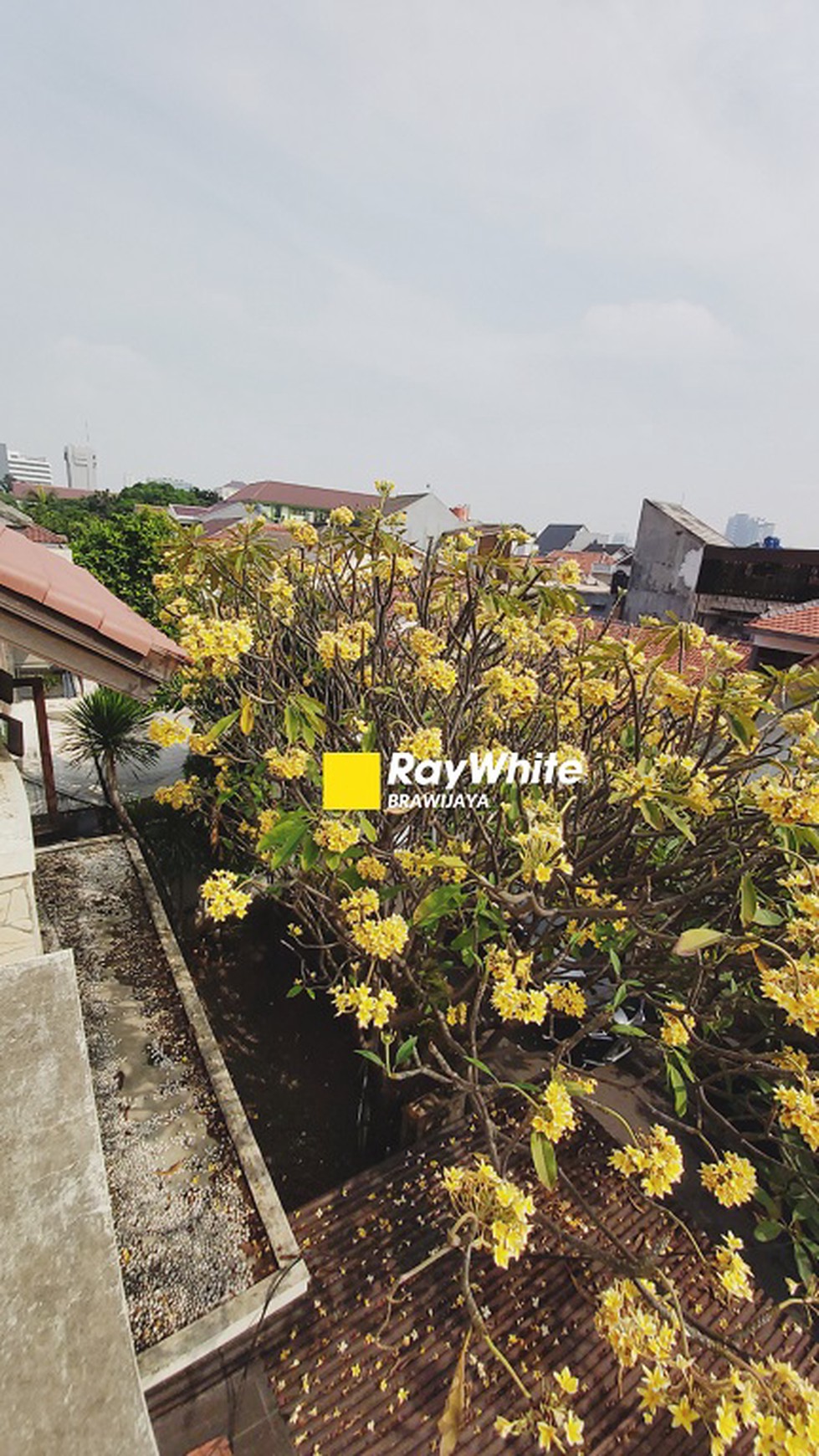 Rumah di Kebayoran Baru, Jakarta Selatan, Akses 2 mobil; lingkungan tenang, dekat SCBD