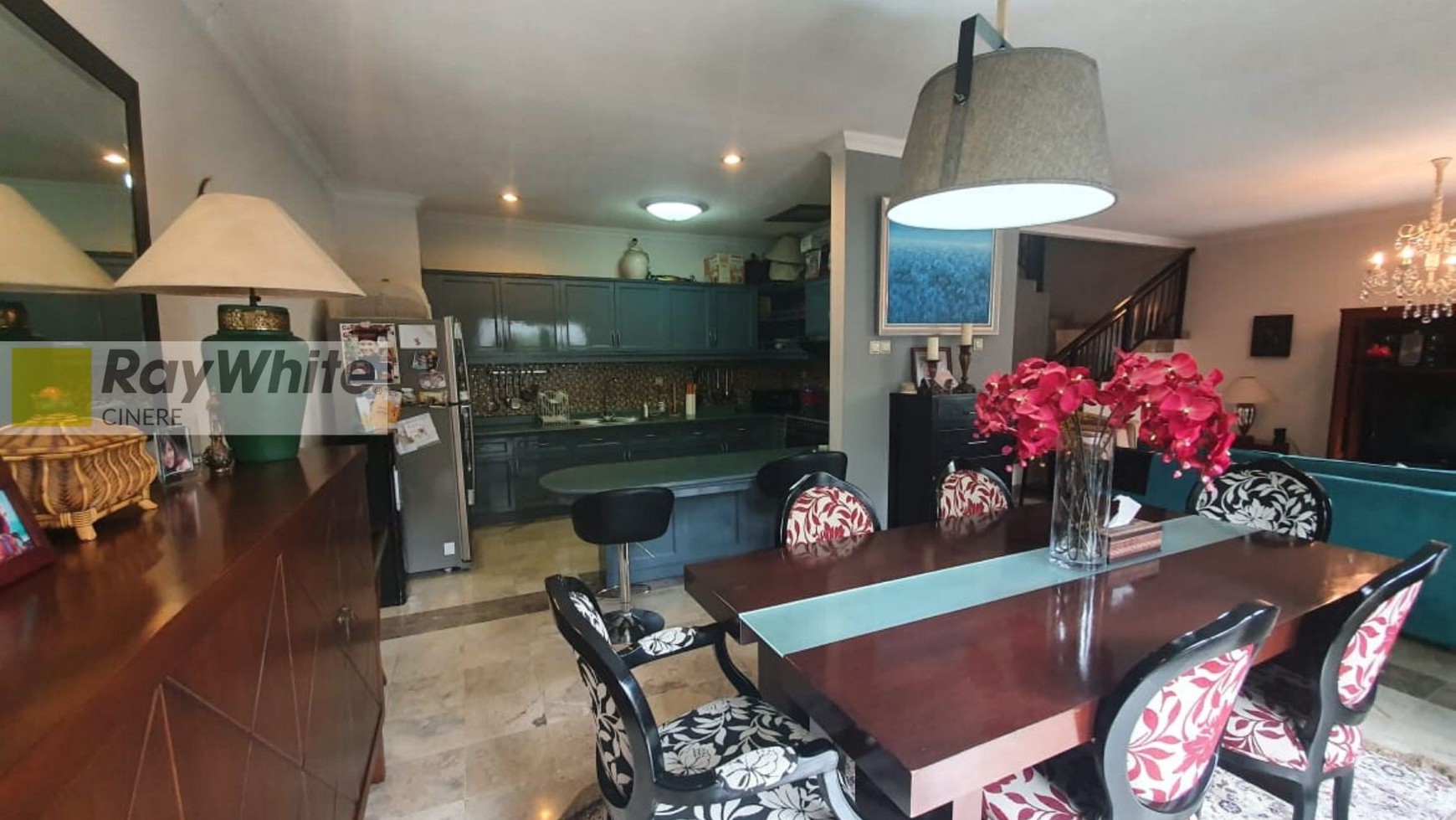 Rumah cantik harga termurah dalam town house di Kemang Jakarta Selatan