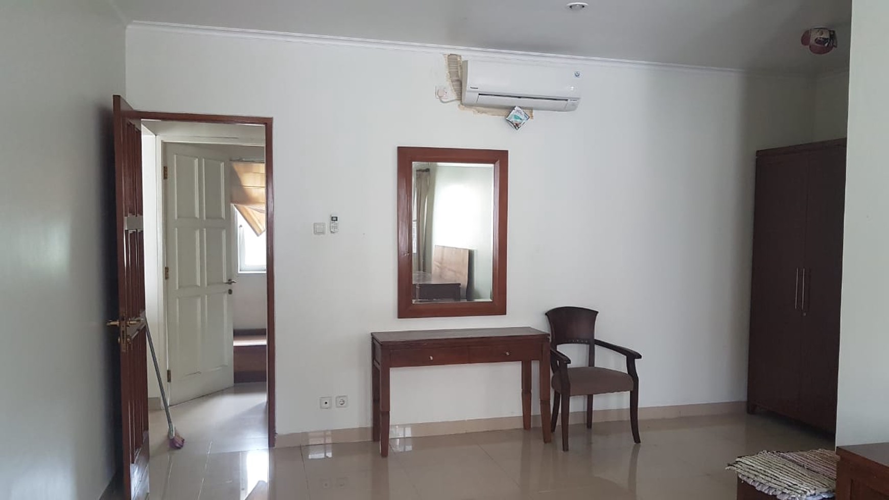 Rumah Bagus Di Graha Taman, Bintaro Jaya