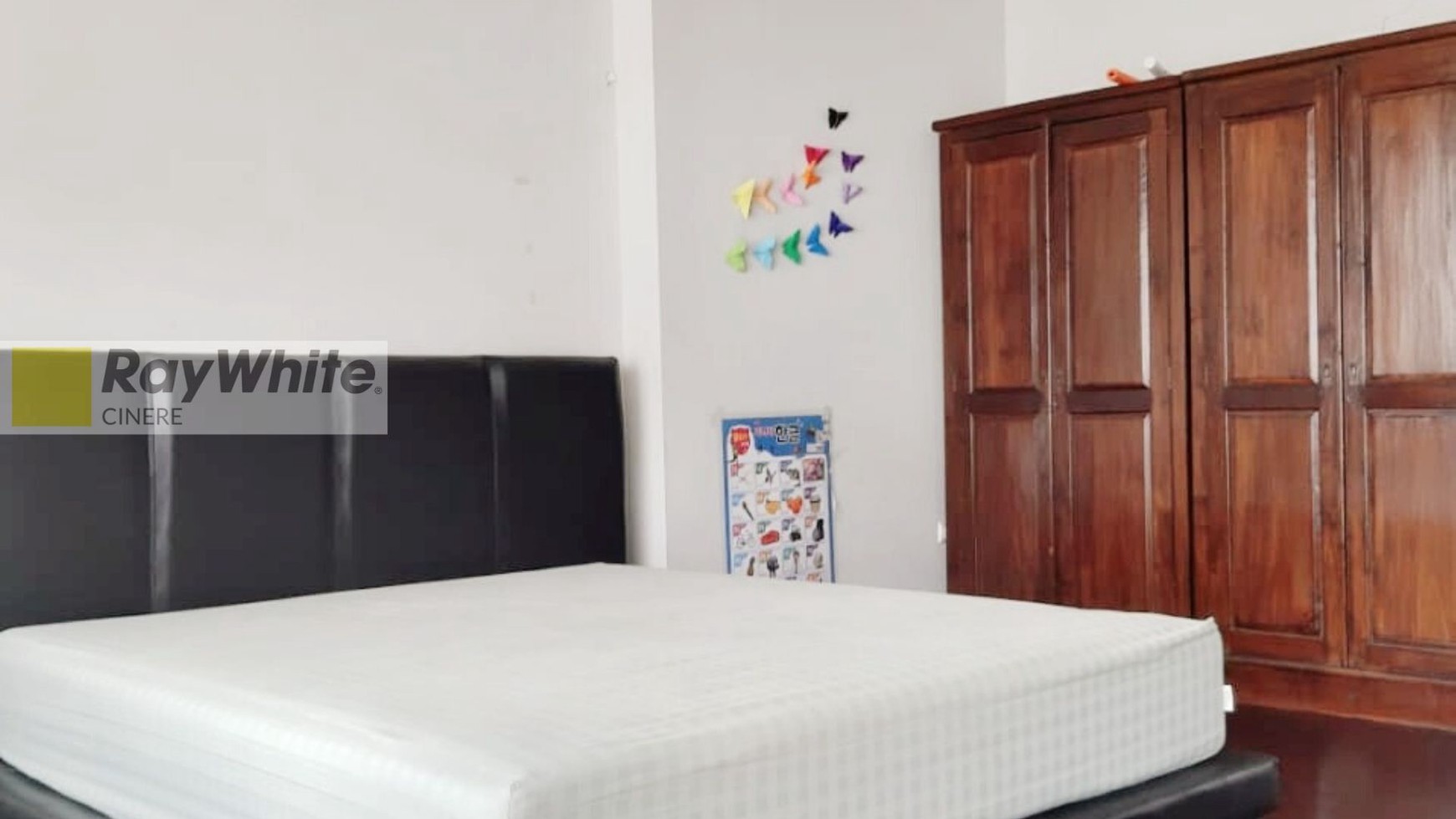 Rumah modern dalam town house di Kemang