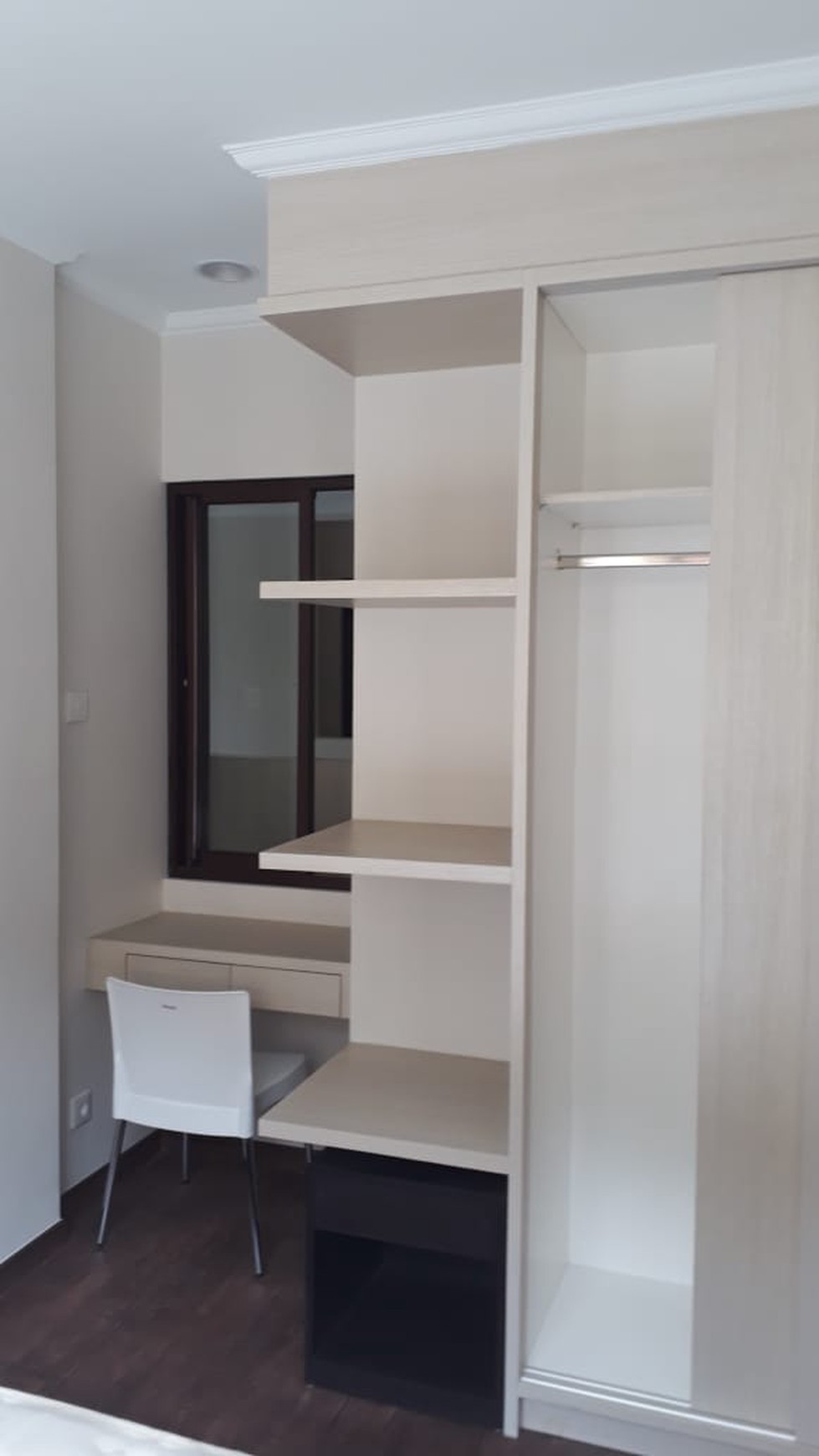 Disewa murah apartemen strategis, siap huni, Vanya Park Assati BSD City Tangerang Banten