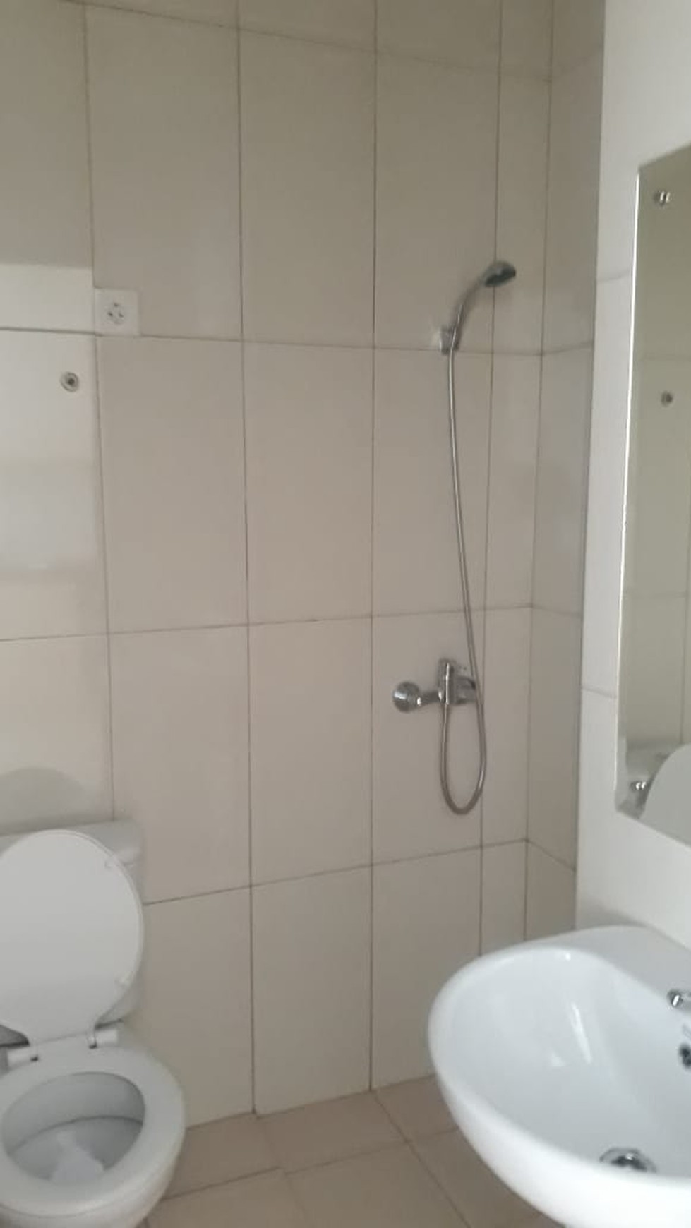 Disewa murah apartemen strategis, siap huni, Vanya Park Assati BSD City Tangerang Banten