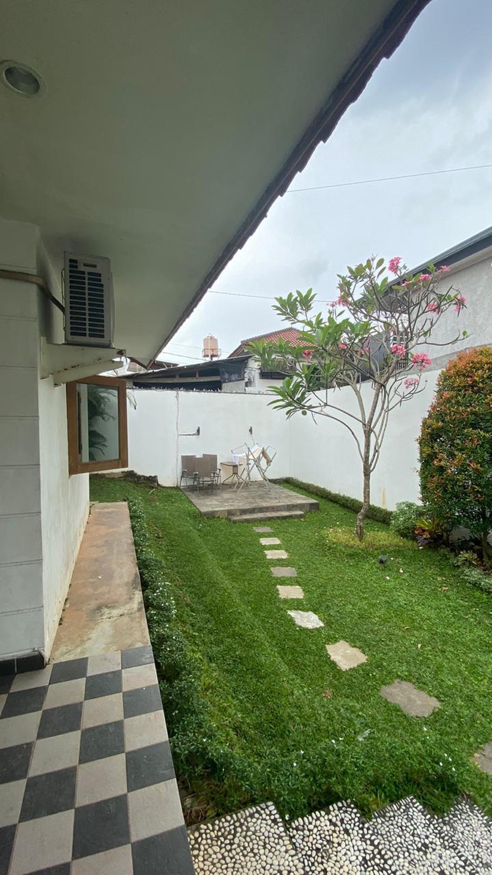 Rumah Cantik,siap huni di Pesanggrahan Jakarta Selatan