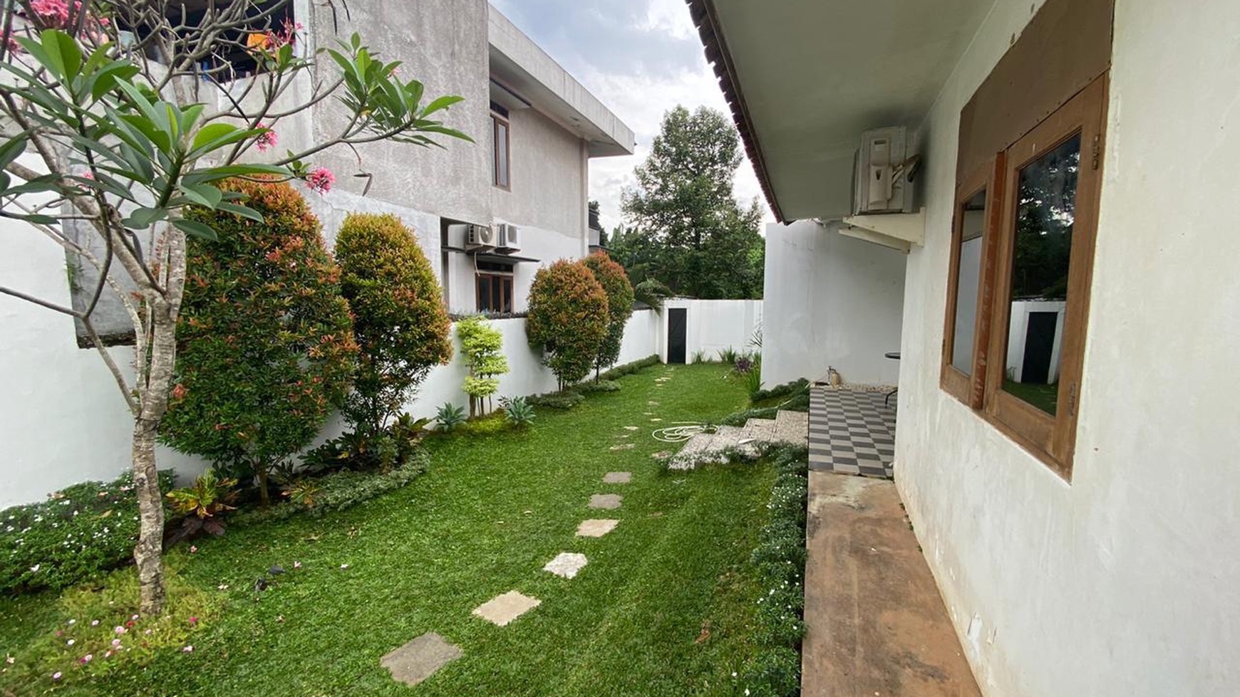 Rumah Cantik,siap huni di Pesanggrahan Jakarta Selatan